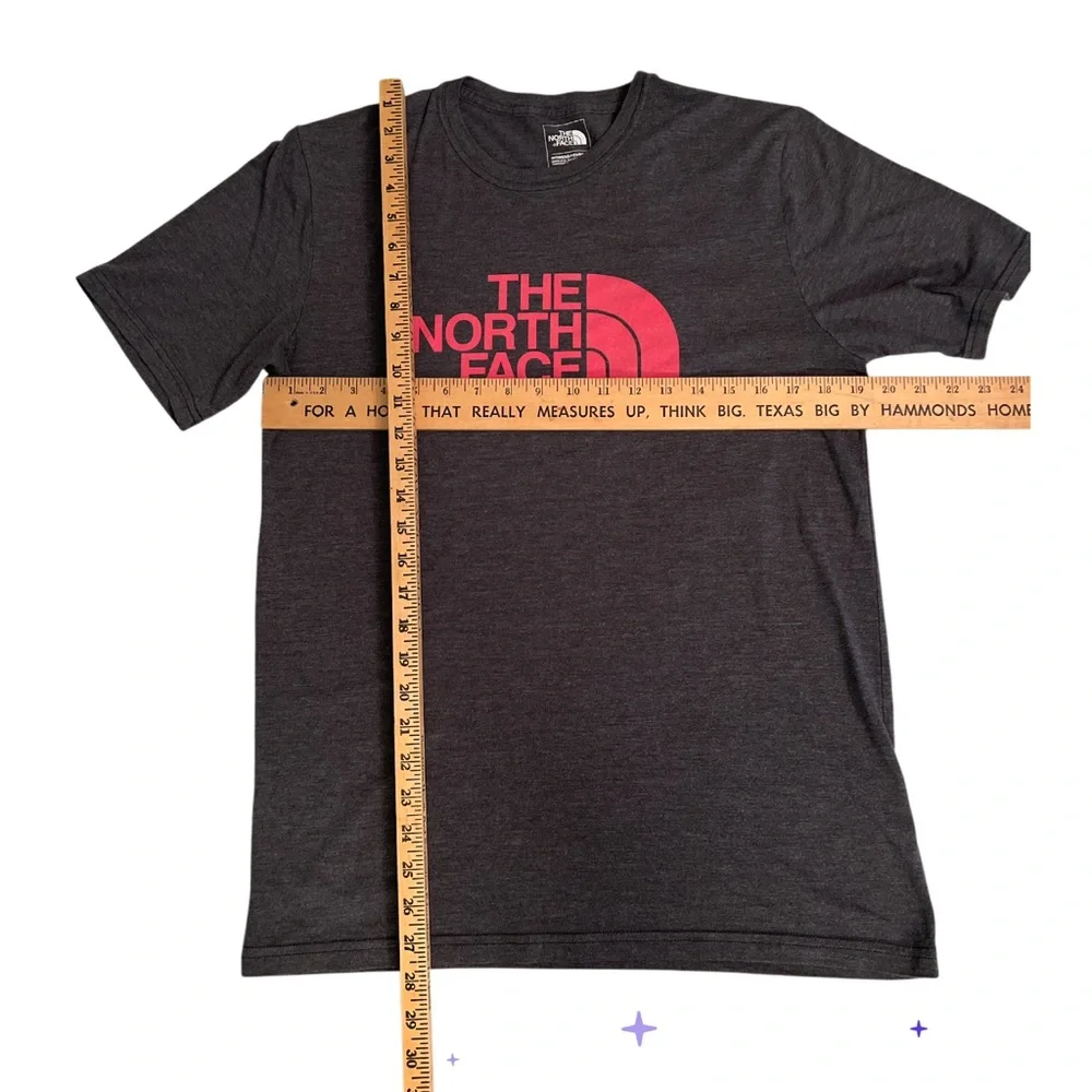 The North Face woman Dark gray Tee with Red Logo‎ - Picture 2 of 4